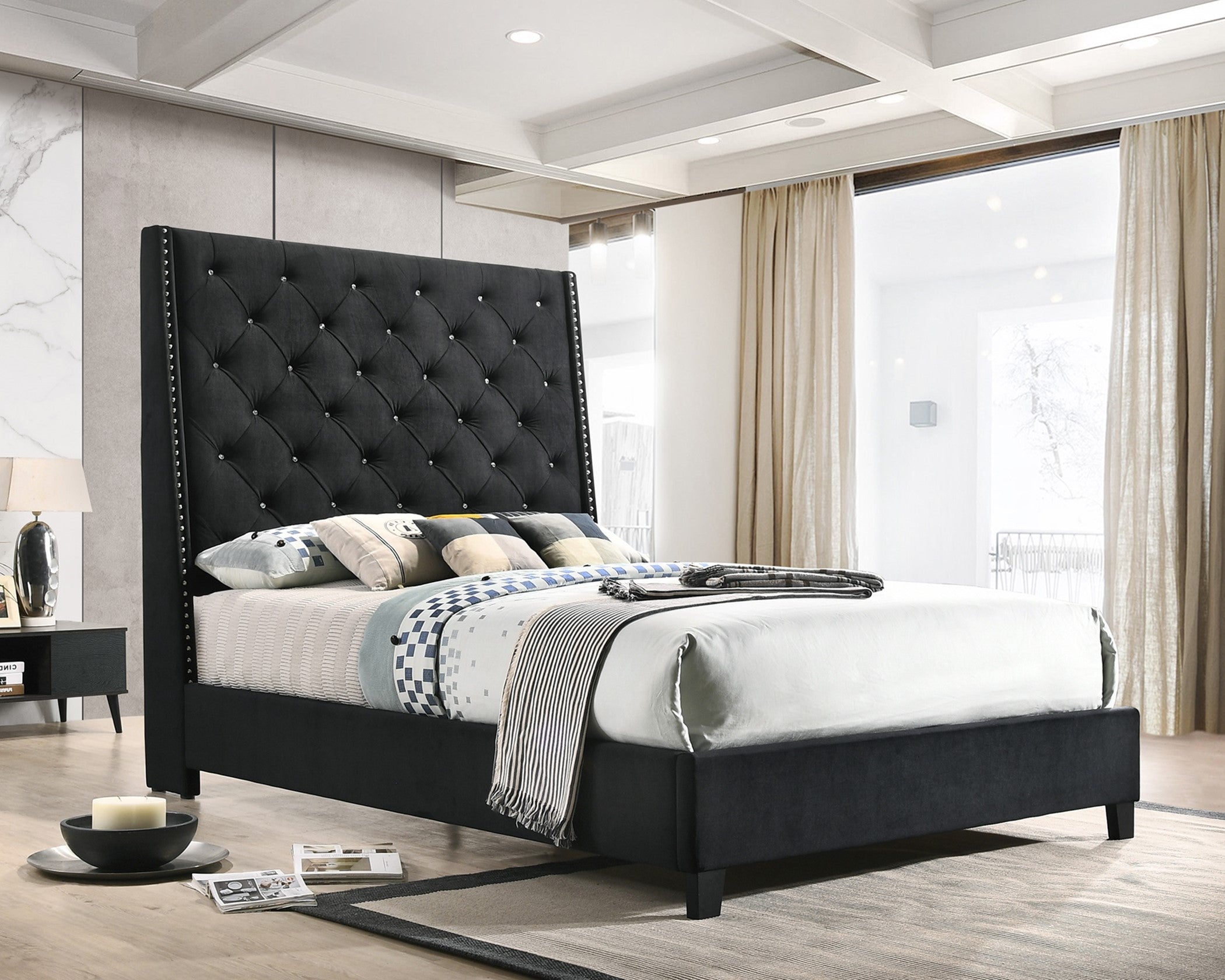 Chantilly Black Queen Bed
