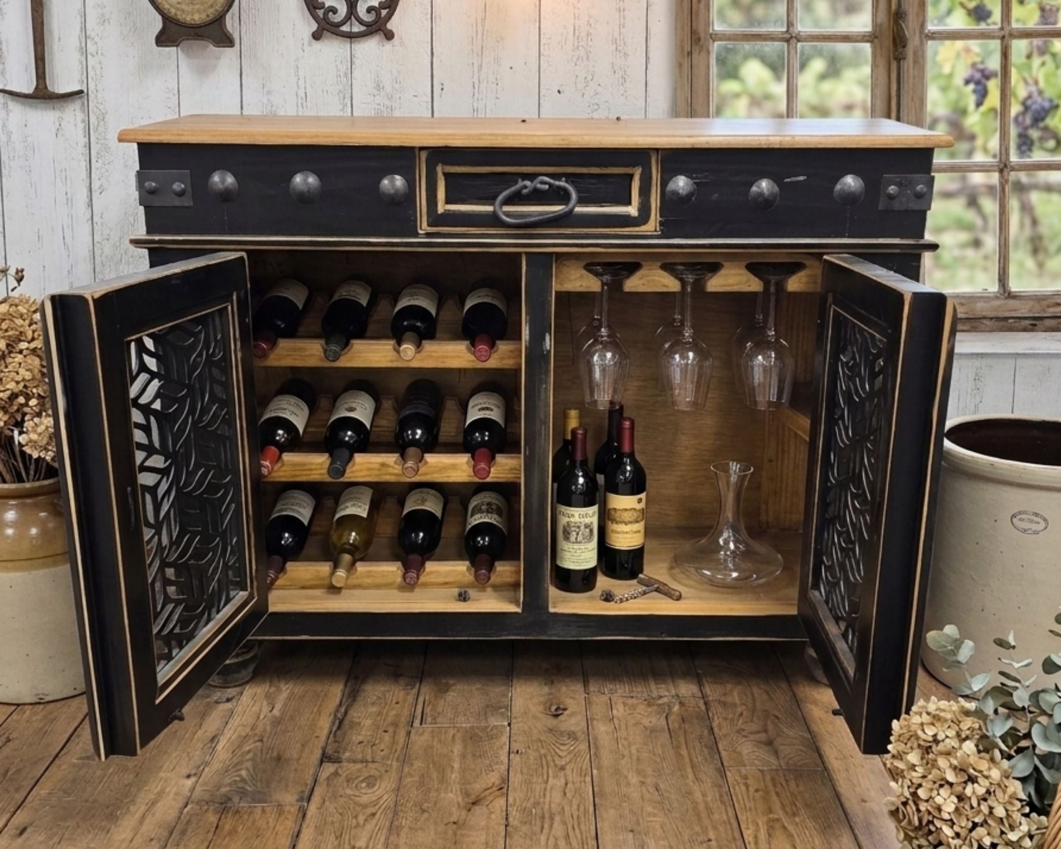 Francis Wine Cab Black